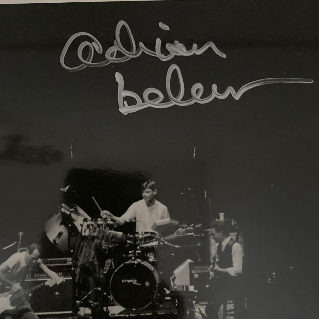 キング・クリムゾン　トニー・レヴィン、エイドリアン・ブリューの直筆サイン入り写真