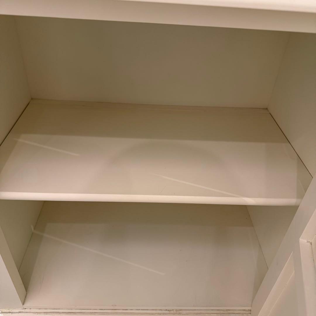 近隣無料配送！ホワイト ガラス扉付きキャビネット セット