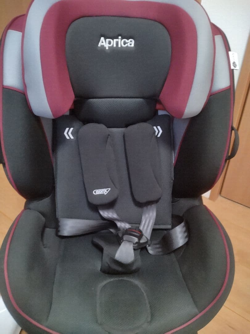 ハッピースマイル　Aprica 車用チャイルドシート