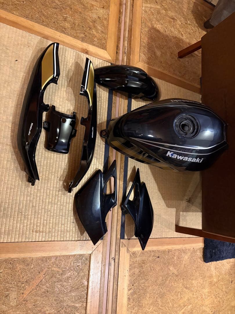 バリオス　 ZR250A 外装　サイドカバー　テール　タンク　サビ無し