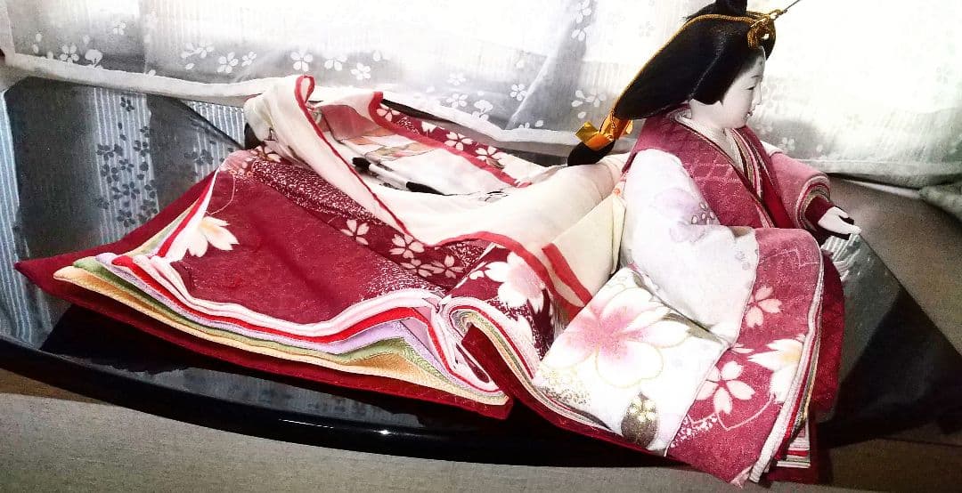 ナナちゃん大人でも飾りたくなるモダン親王飾りお雛様