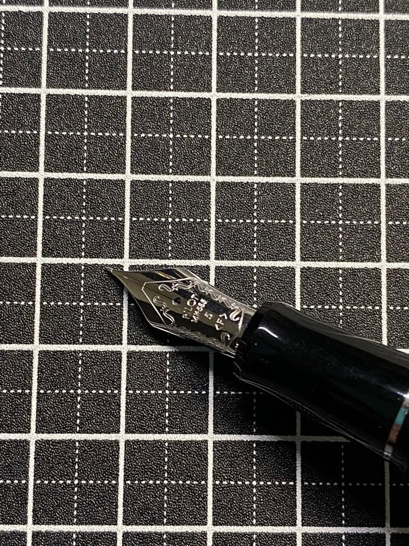 PILOT CUSTOM LEGANCE Red 万年筆　字幅F