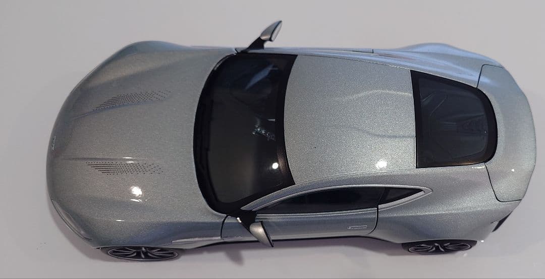 007 アストンマーチン DB10 1/18【MATTEL】