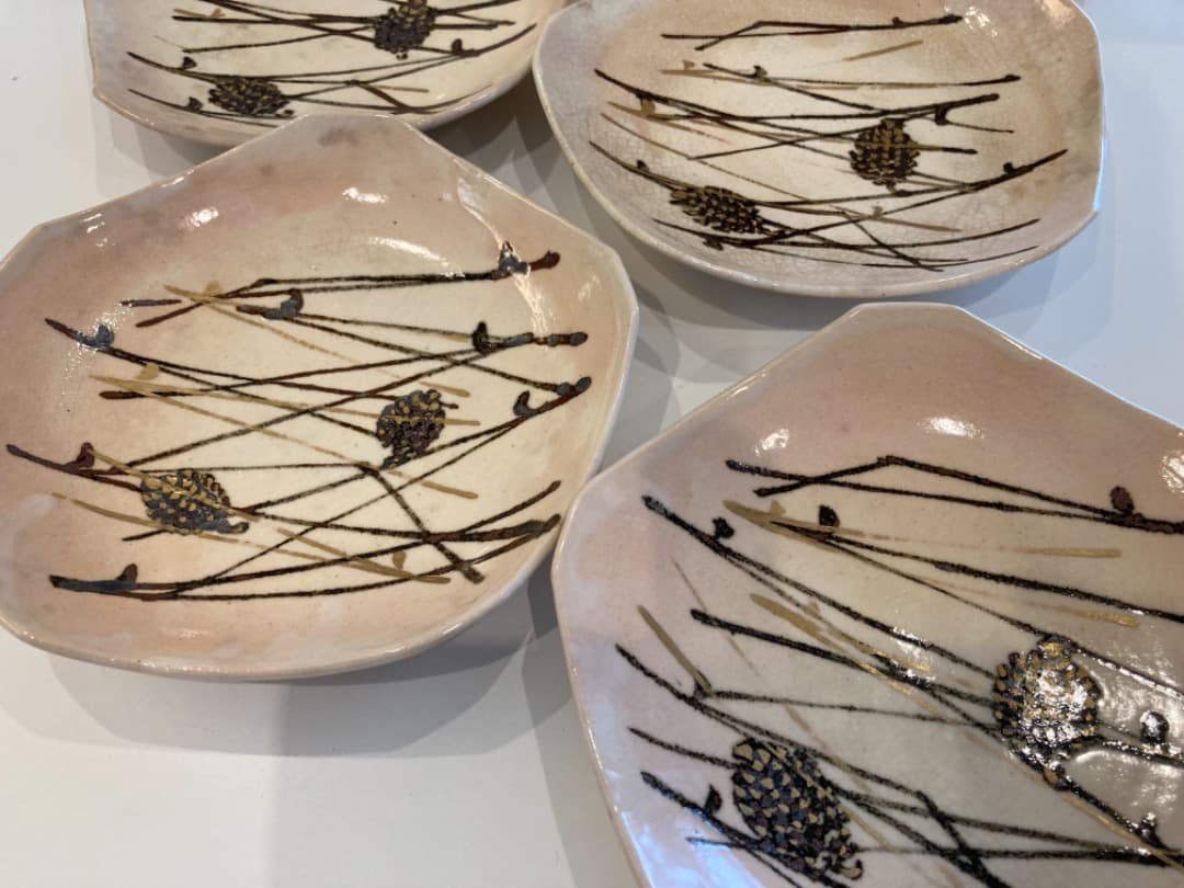 華中亭道八 松と松ぼっくりの銘々皿 四客 希少時代物