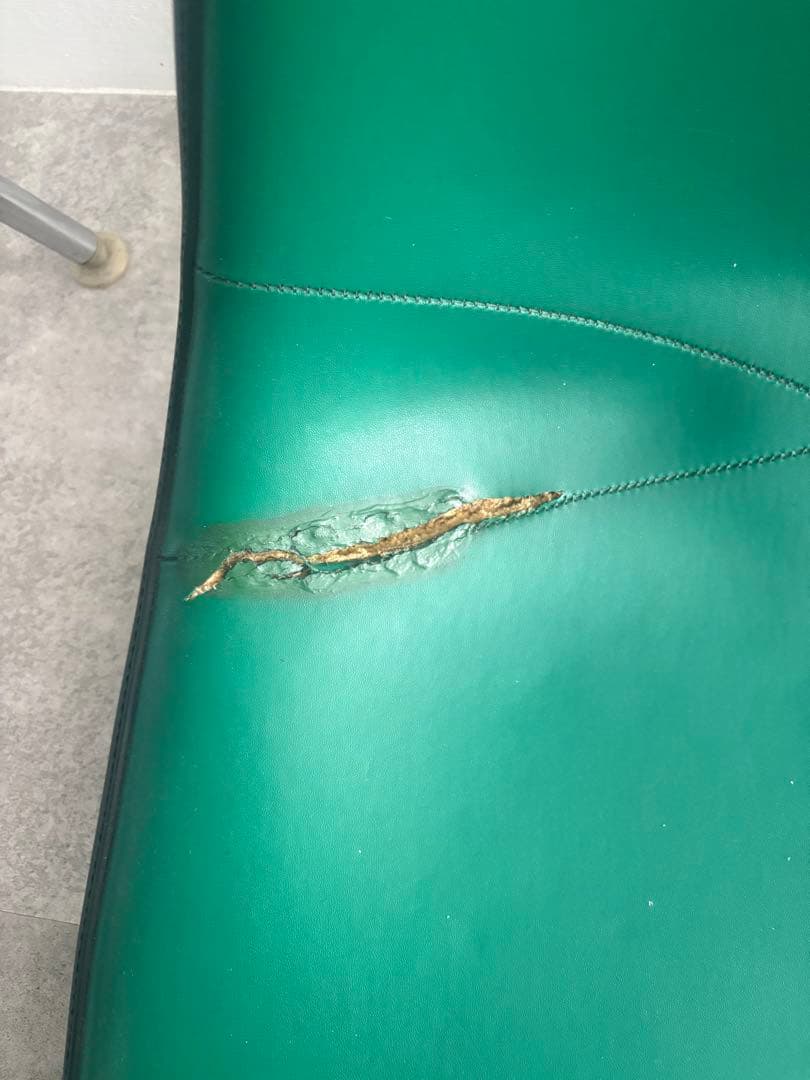 Herman Miller ヴィンテージ グリーン 割れエンボス ③ リペア必須