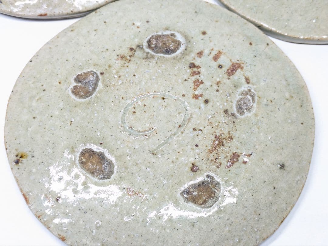 辻清明 作 灰釉 草花文 丸板皿 六枚 共布 共箱