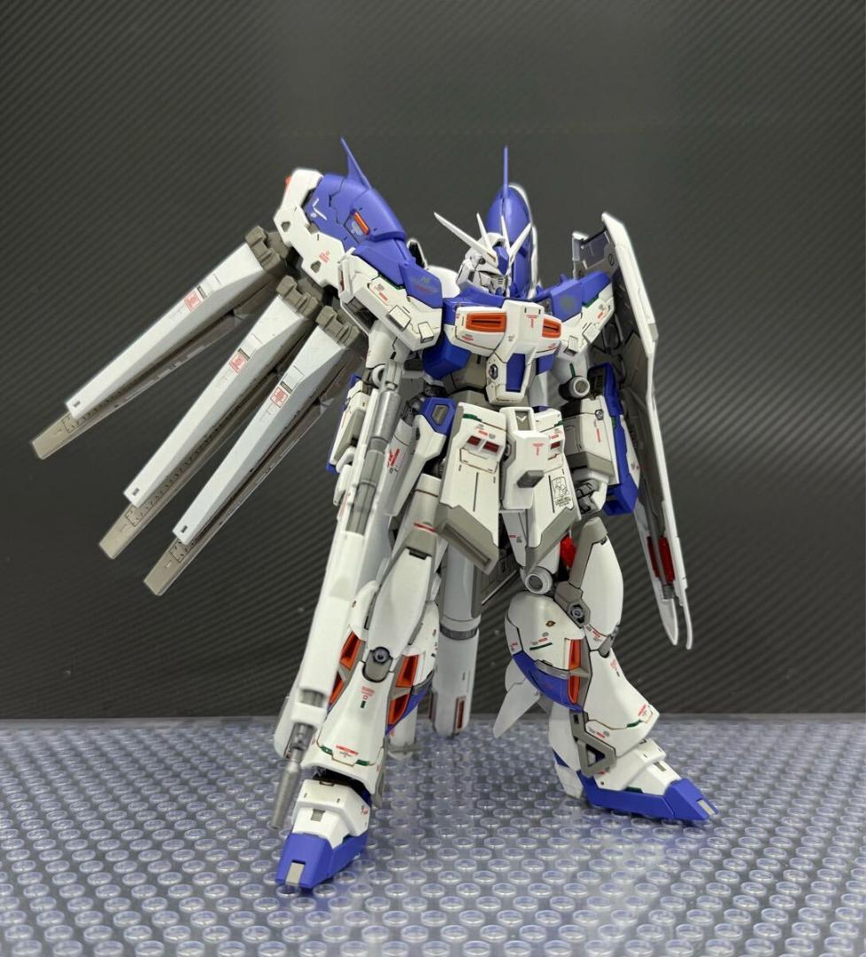 RG Hi-νガンダム改修塗装済み完成品（ガンプラ）