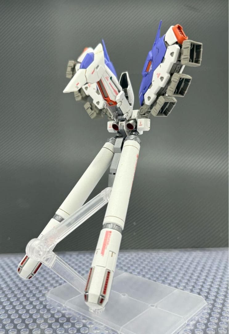 RG Hi-νガンダム改修塗装済み完成品（ガンプラ）