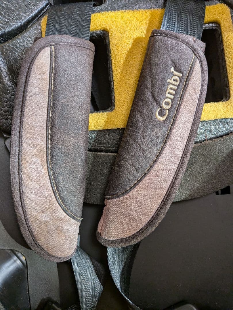 COMBIチャイルドシート新生児〜