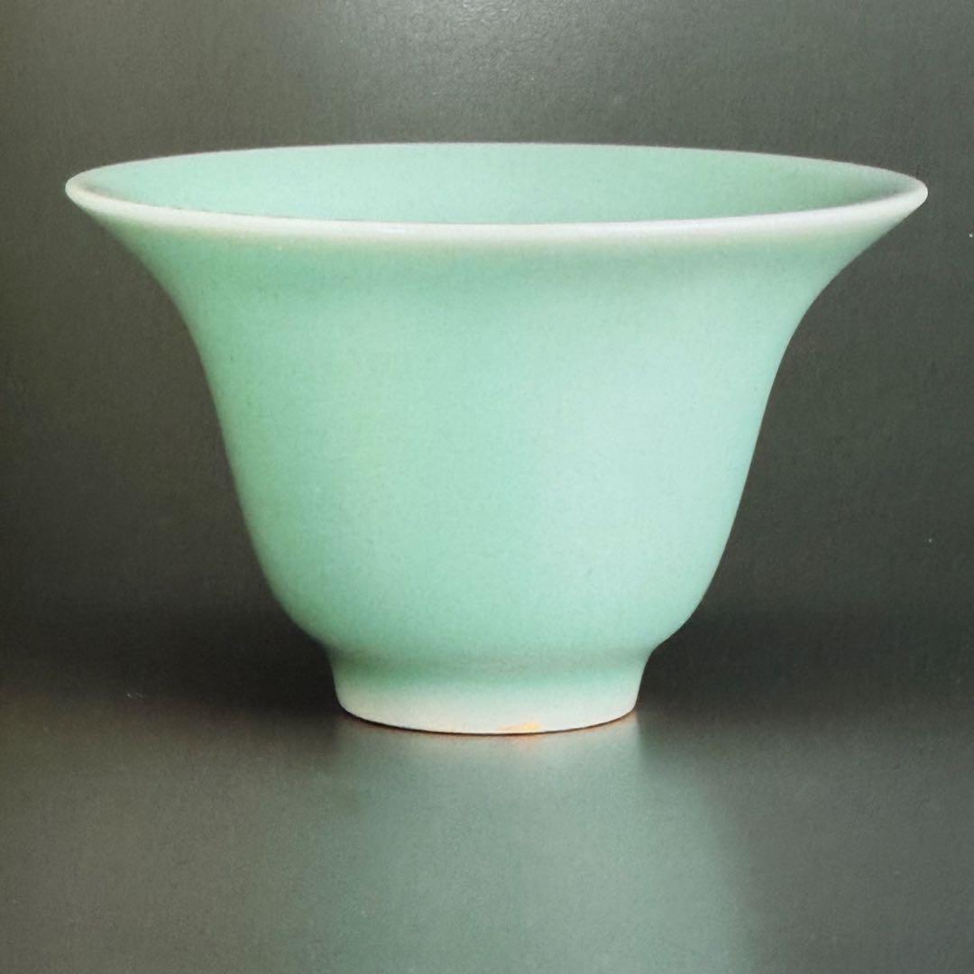 盛期鍋島　「口広向付」　最高級の釉薬　続通観　鍋島青磁　掲載品　本物　江戸中期