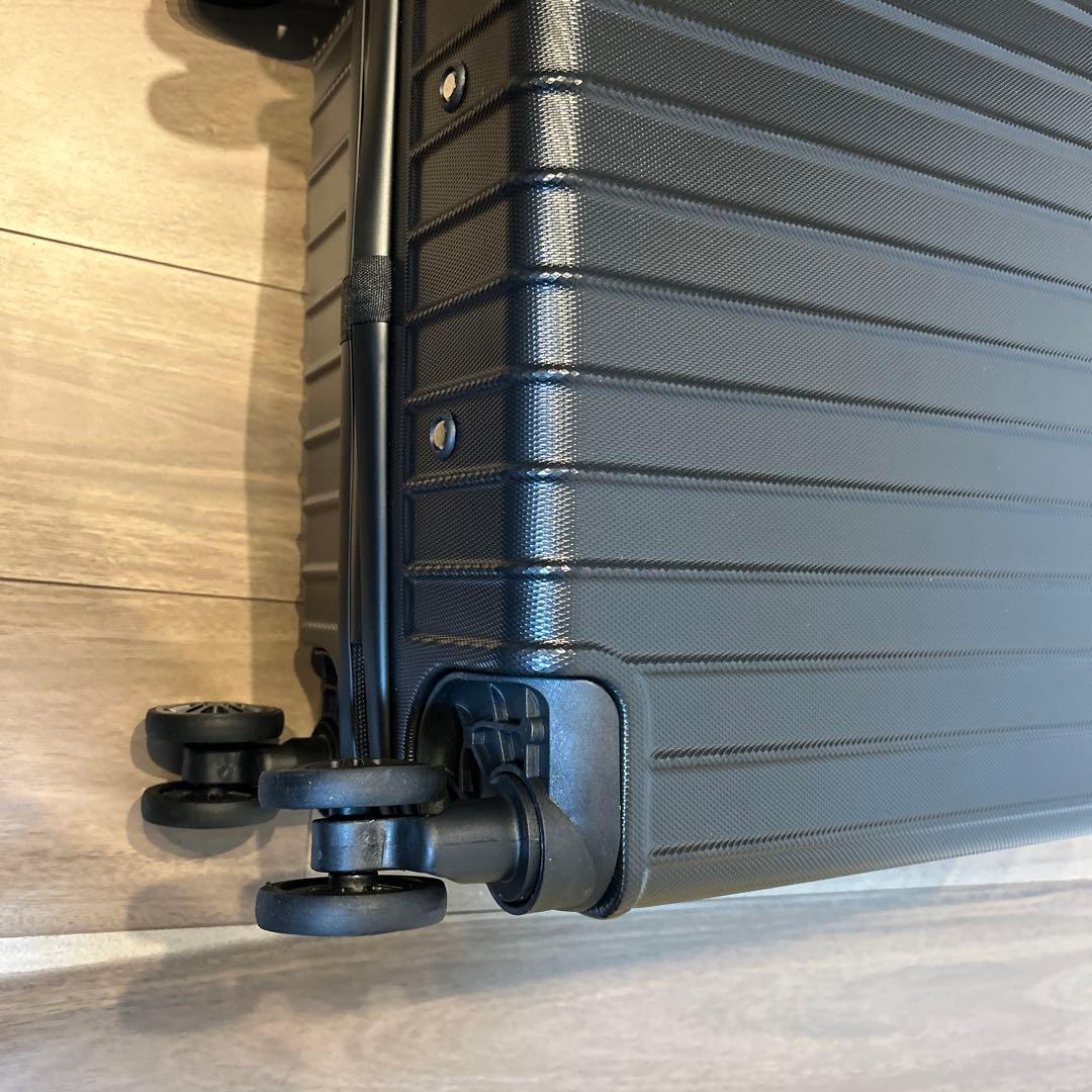 TIGERS ブラック キャリーケース