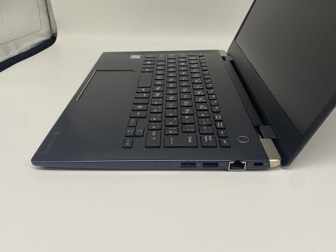 【東芝】高性能 Corei5/SSD256GB ８世代 ノートパソコン B11