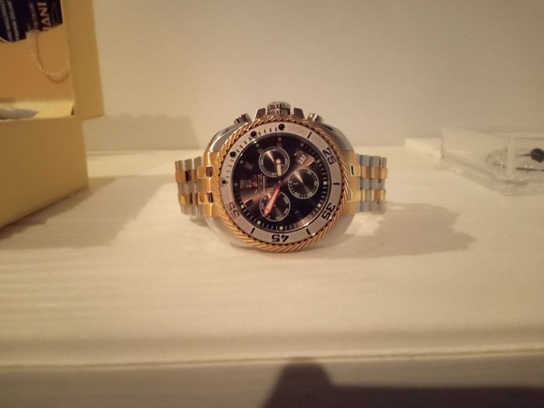 Invicta ゴールド/ブラック 腕時計