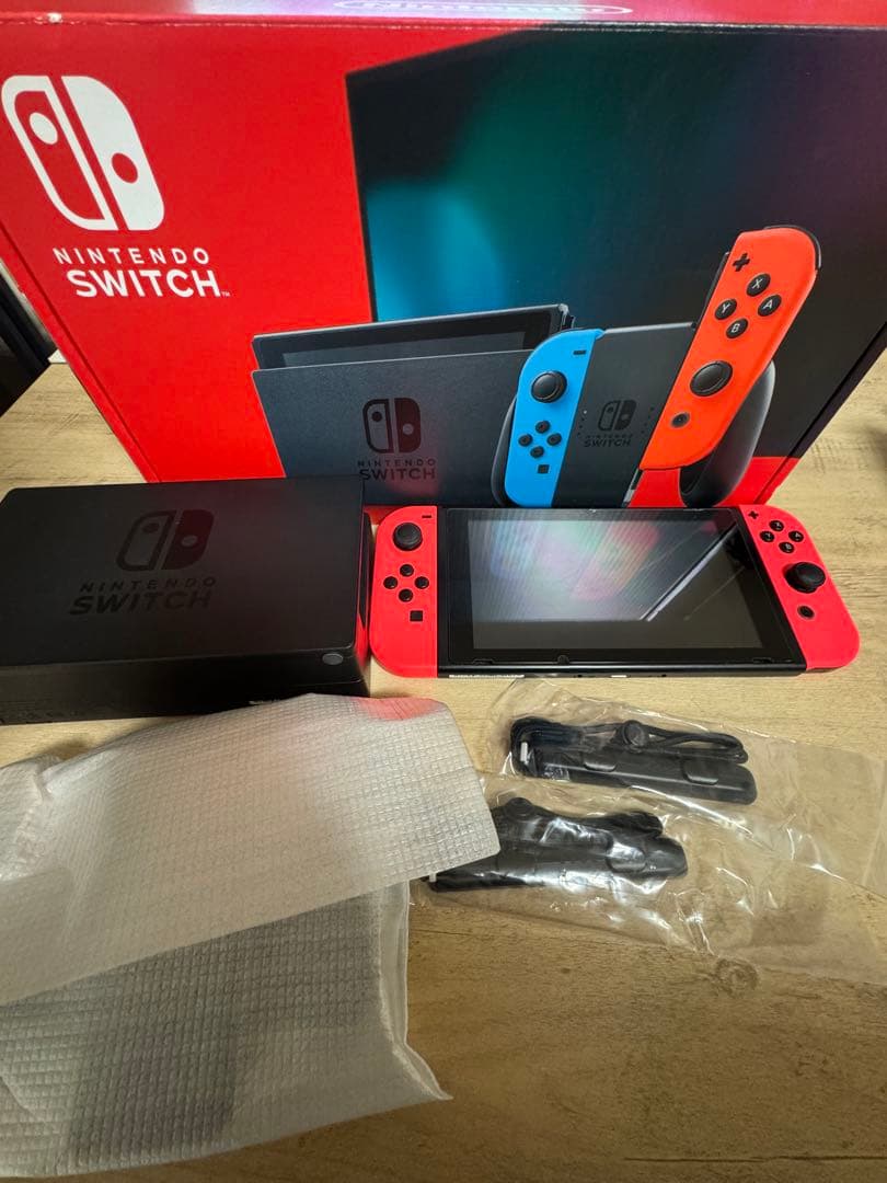 Nintendo Switch 赤　本体