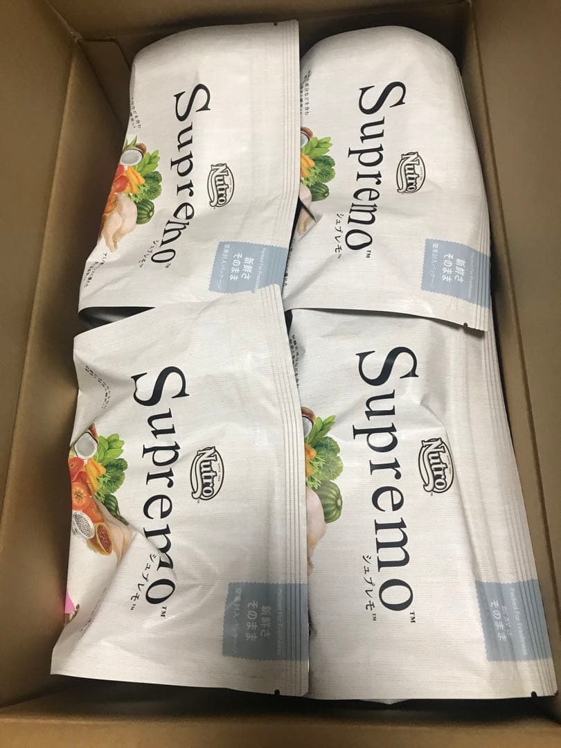 Nutro シュプレモ　小型犬　成犬用　3キロ　４袋