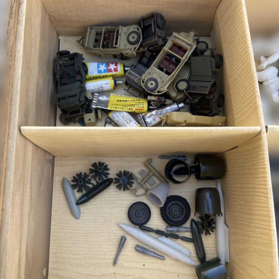 1/35 模型製作用品セット フィギュア・ミニカー・武器