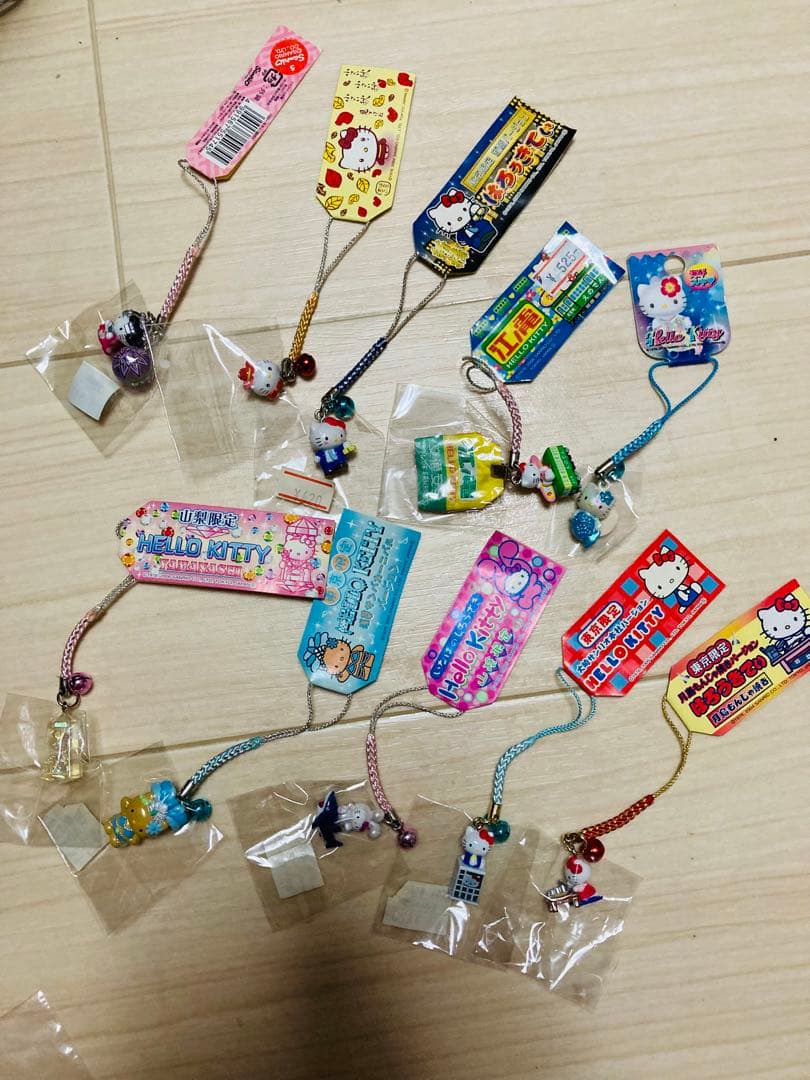 キティ　根付け　ご当地　まとめ　59個　グアム　いちご　レア　新宿　表参道