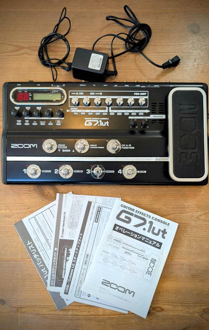 真空管搭載 ZOOM G7.1ut ギターエフェクター おまけのケース付き！
