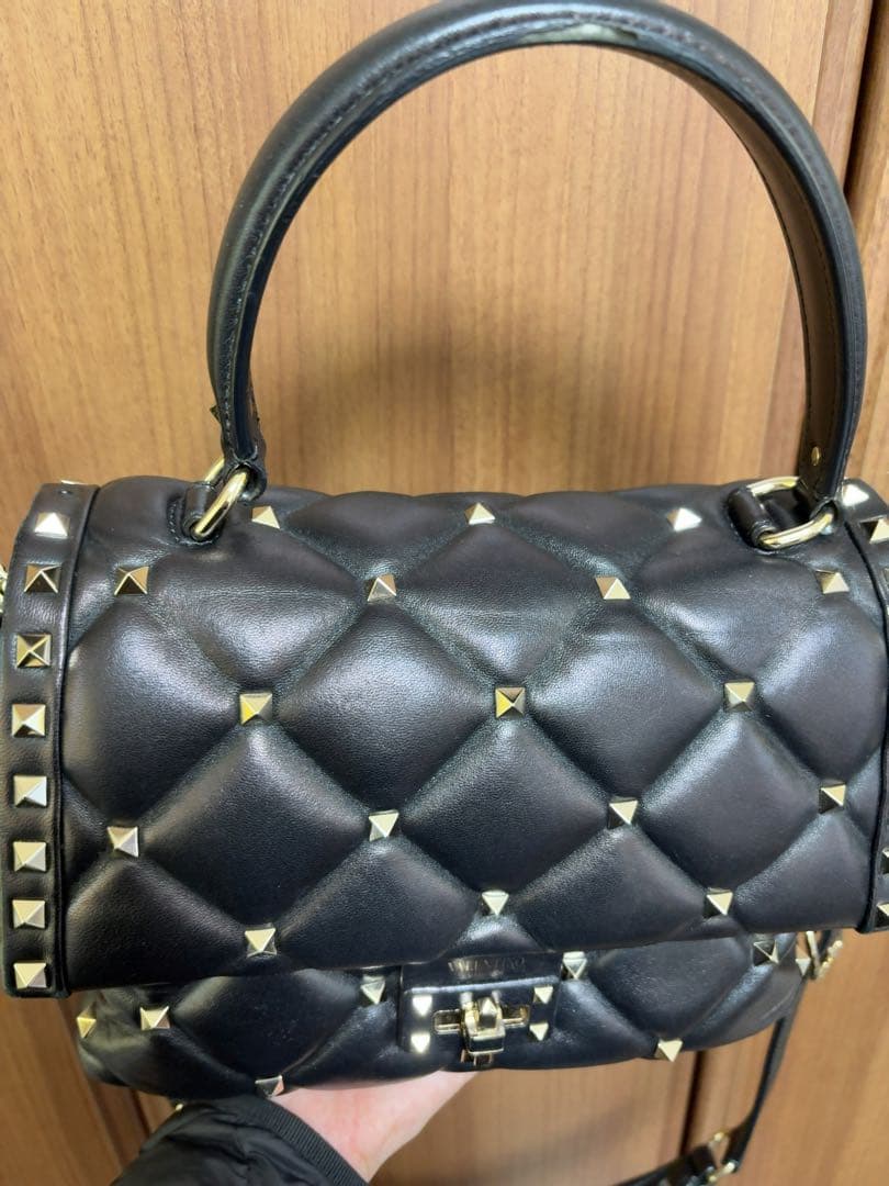 ¥82,000→¥69,500バレンティノ キャンディースタッズレザーバッグ