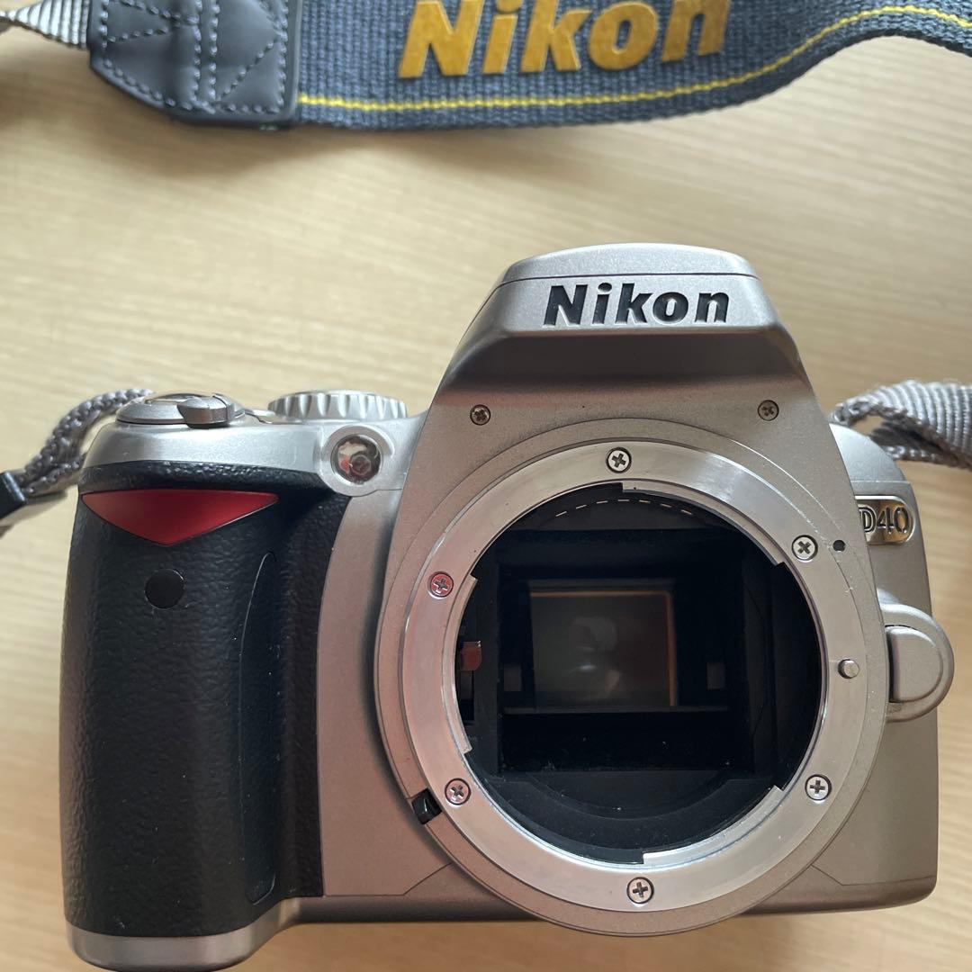 【最終値下！】Nikon D40 ダブルズームレンズ　シルバー