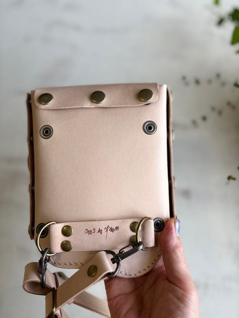 kazpoo ヌメ革ナチュラル、蝶型押しペールイエローの大容量シザーケース