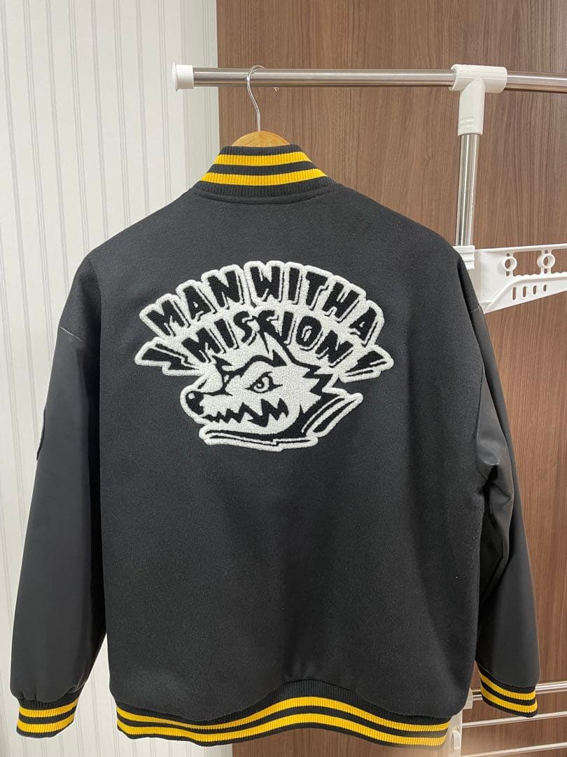 MAN WITH A MISSION スタジャン　Ｌ