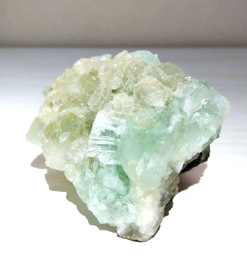 グリーンアポフィライト（魚眼石）　鉱物標本