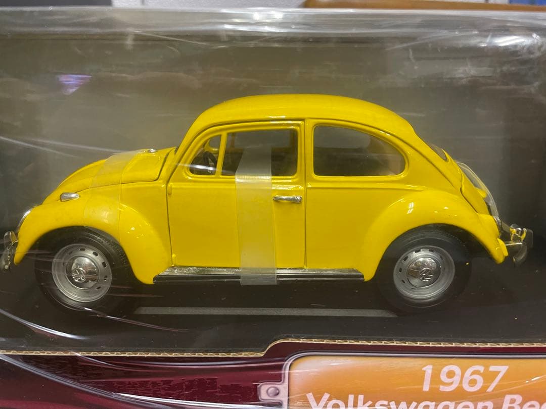 フォルクスワーゲン　ビートル　黄色
