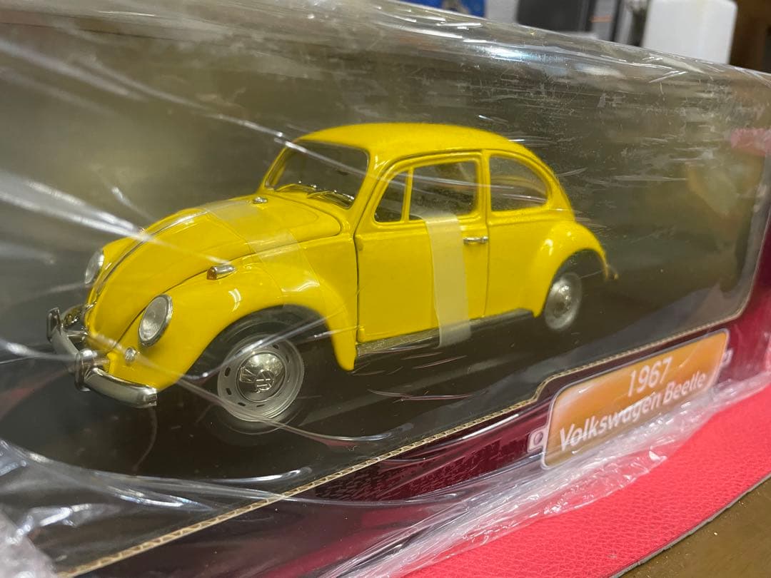 フォルクスワーゲン　ビートル　黄色