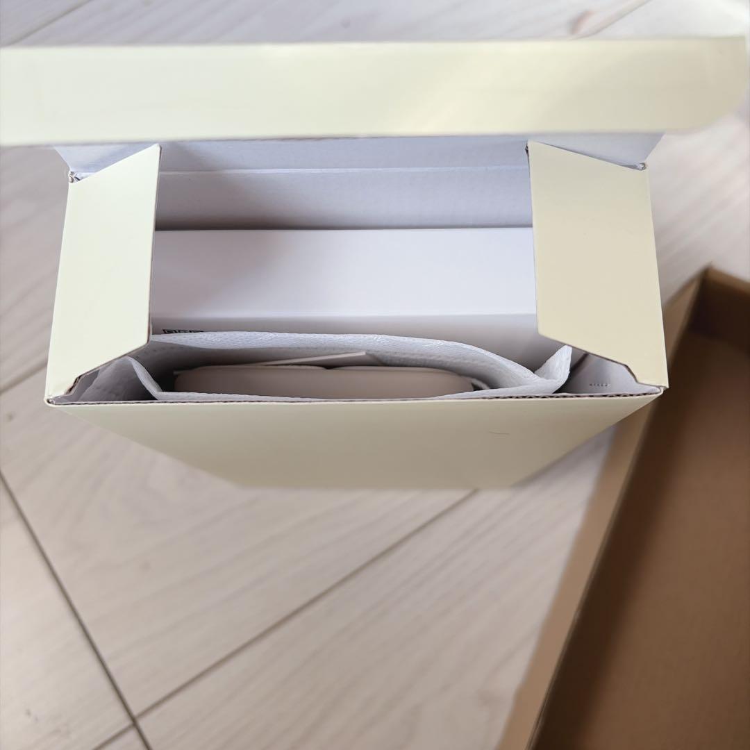 【 iPhone17用】スマホケース&カード収納ストラップ　ベージュ　磁気