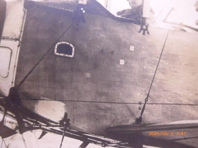 貴重！戦前の複葉機と二人のパイロットの写真です。当時のものです