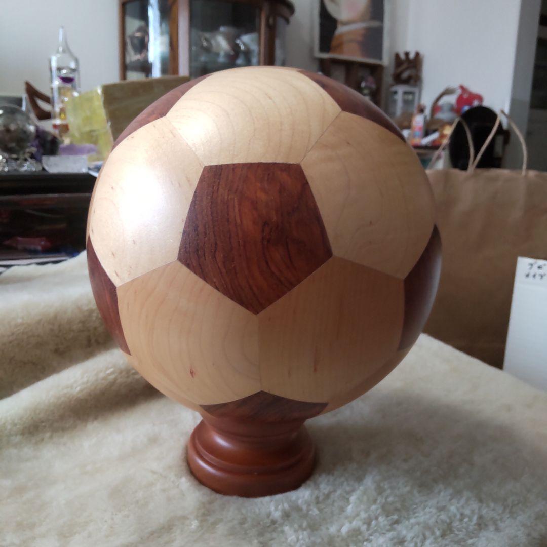 最終値下げ　サッカー　新品未使用　極美品✨木で作られたサッカーボール