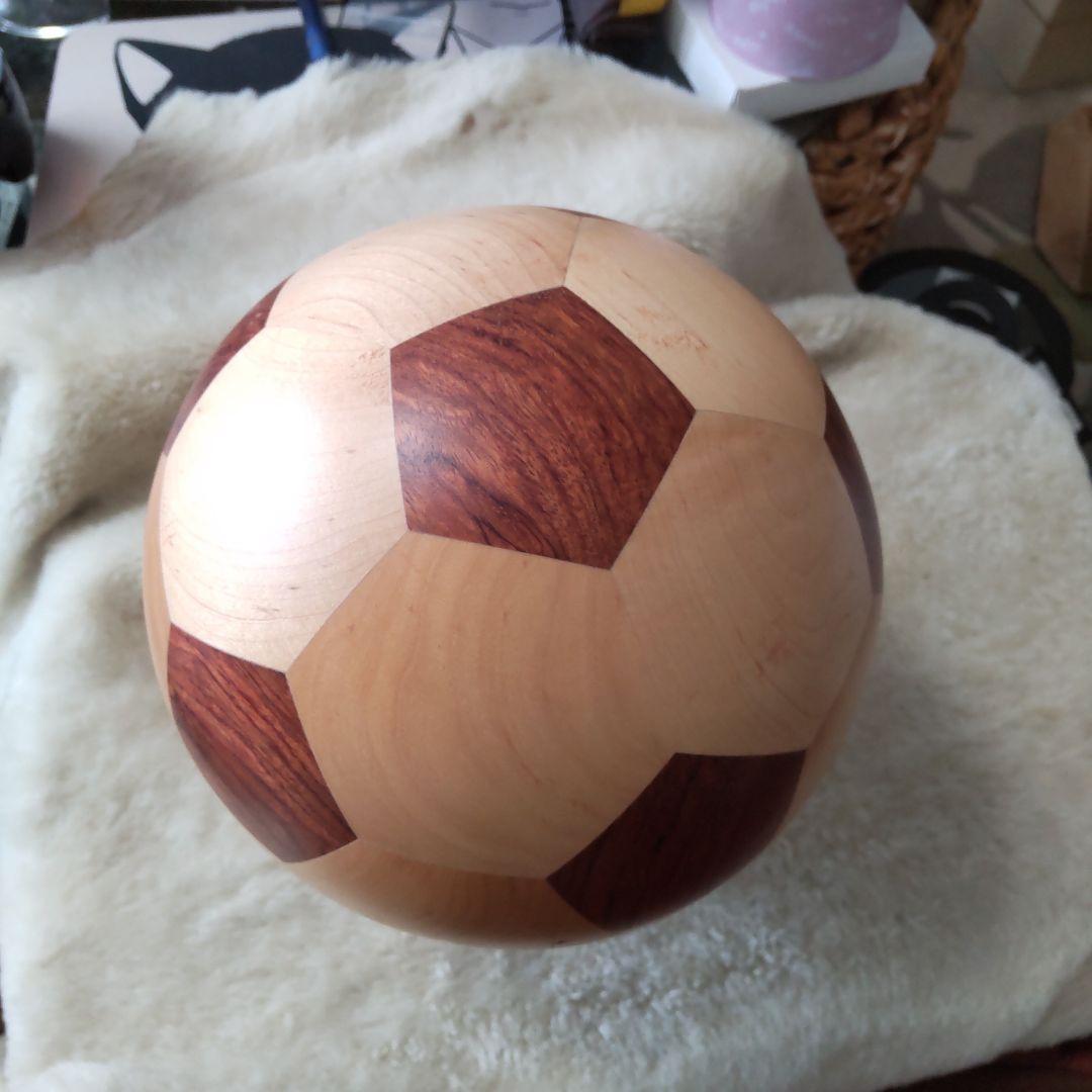 最終値下げ　サッカー　新品未使用　極美品✨木で作られたサッカーボール