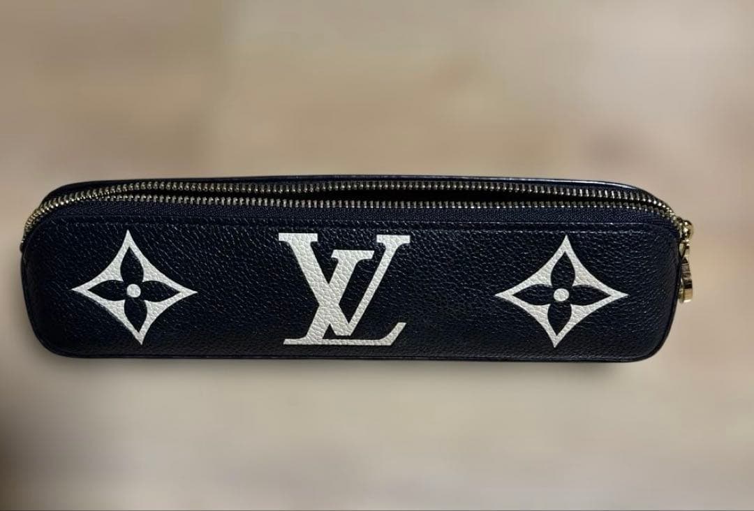 LOUIS VUITTON トゥルース・エリザベット ポーチ ペンケース