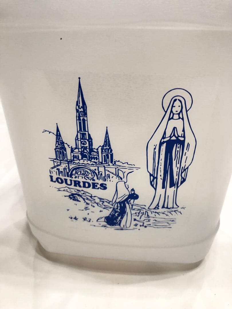 (聖地巡礼)(フランス・ルルド地方)ルルドの泉でくんだ奇跡の聖水＊大容量