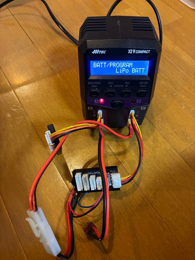 ウ*ー様 Hitec X2 V COMPACT バッテリー充電器　ハイテック　5