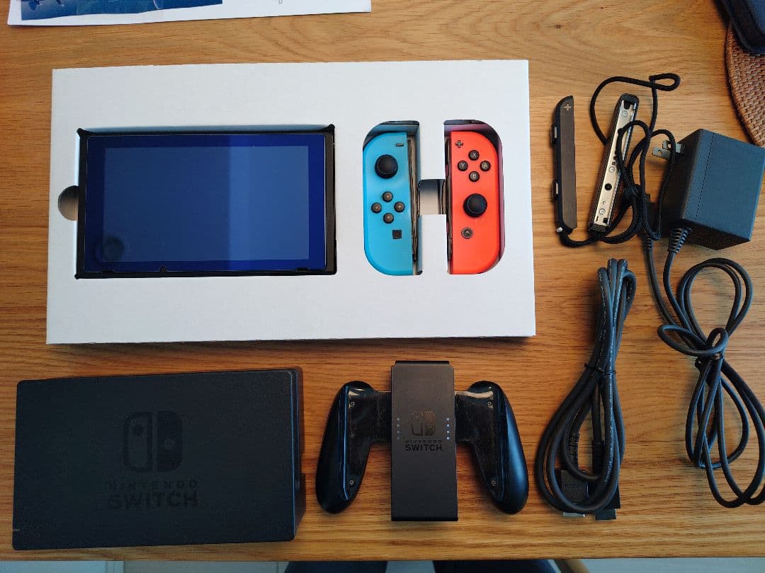 Nintendo Switch 本体+コントローラー他おまけ