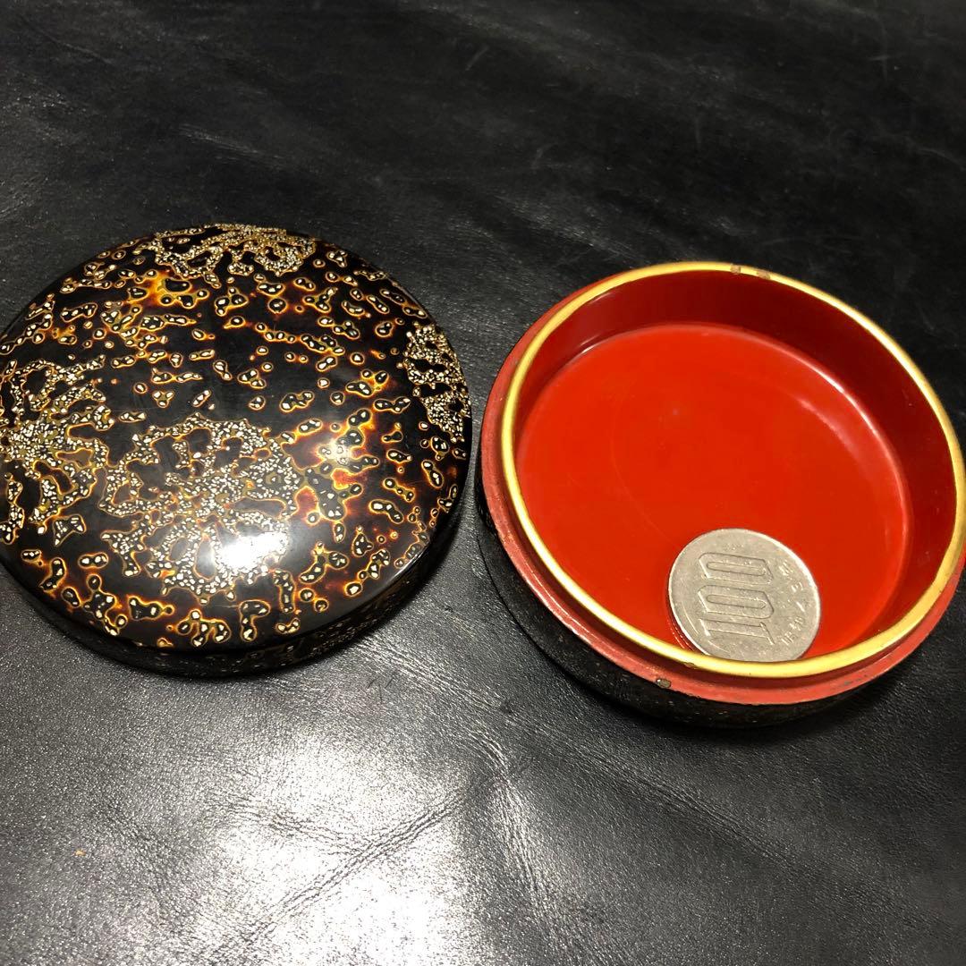 究極の美◼️蔵から夜空一面に美しい花火のような見事な漆塗りの香壺？入れ物が出て来た