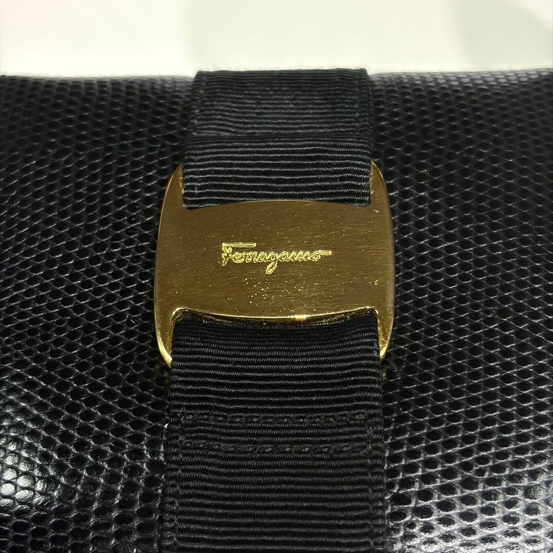 【フェラガモ/Salvatore Ferragamo】 二つ折財布　ヴァラリボン