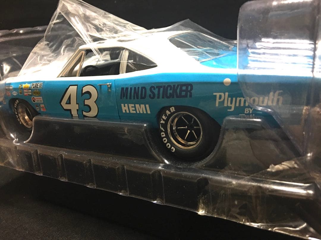 NASCAR 1968 プリムス　ロードランナー　スーパーバード　ペティ