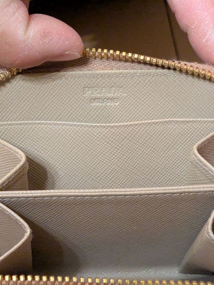 PRADA サフィアーノレザー ケース