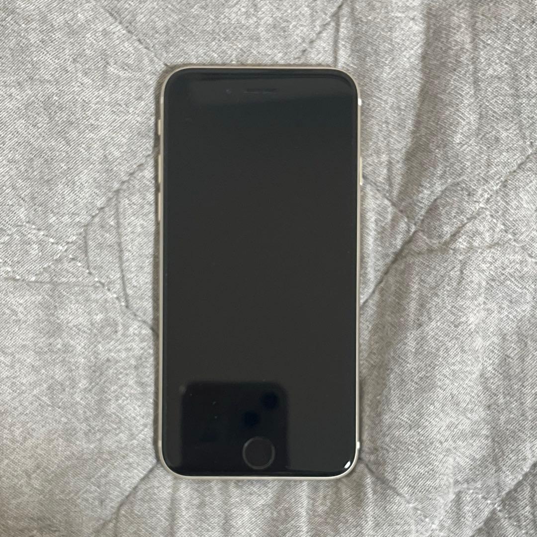 iPhoneSE 第3世代 スターライト 64GB 本体【ほぼ未使用品】