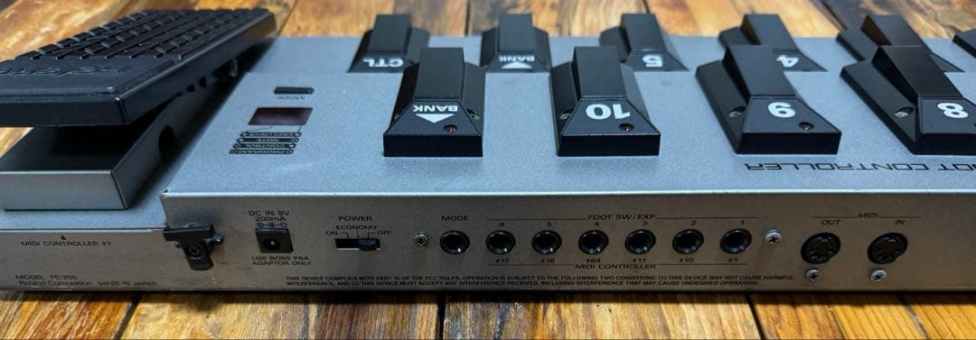 Roland FC-200 MIDIフットコントローラー