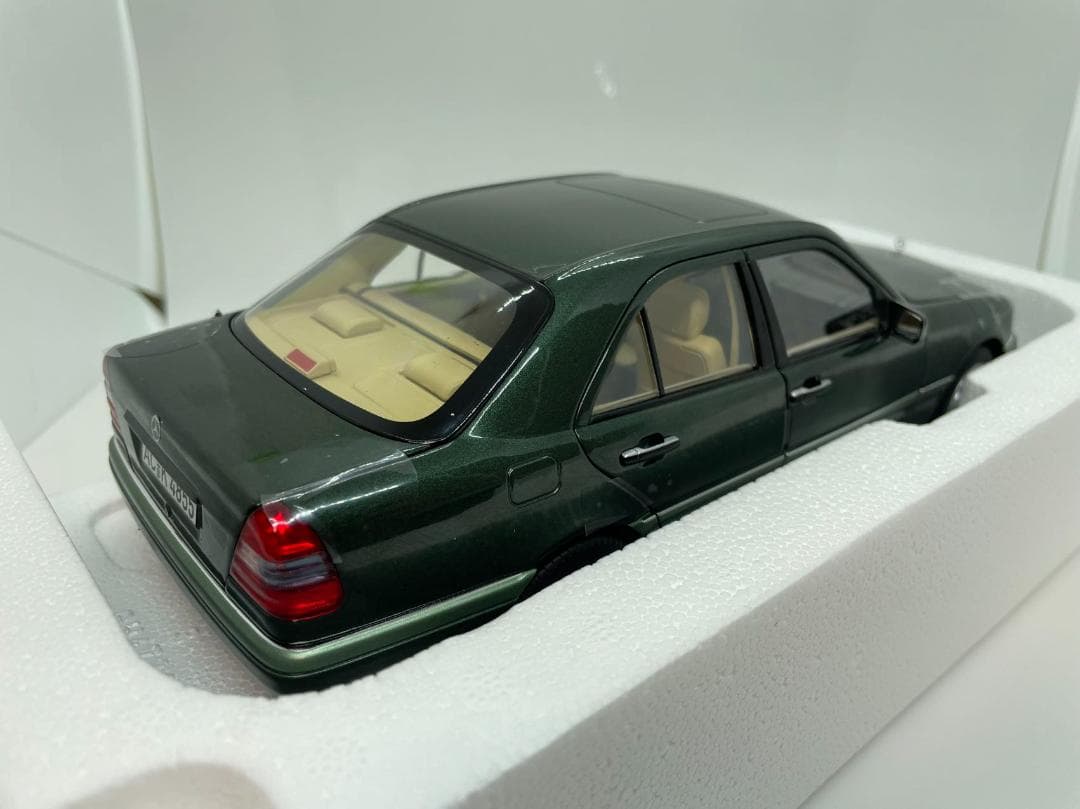 304-038 ノレブ 1/18 メルセデスベンツ C-Class 1993