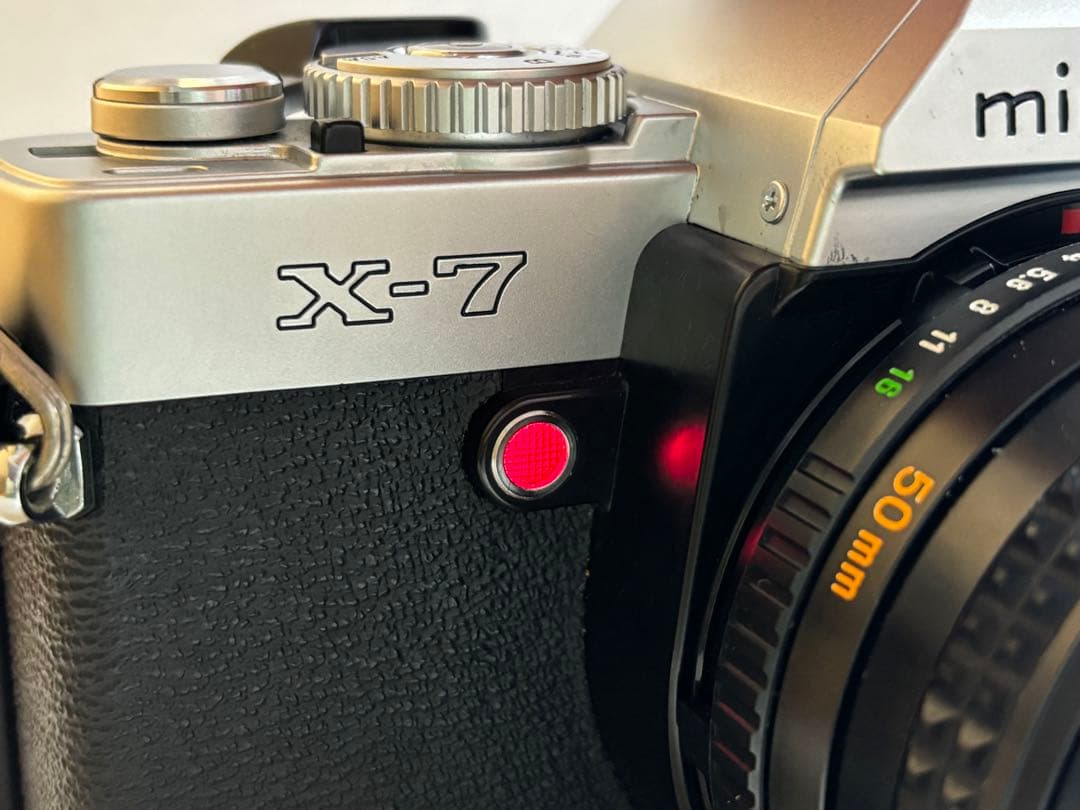 フィルム一眼レフ MINOLTA X-7 50mm F1.7レンズ付き