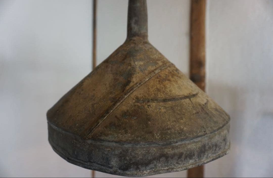 大きなブリキシェードのペンダントライト　古道具　照明　リメイク　ブロカント