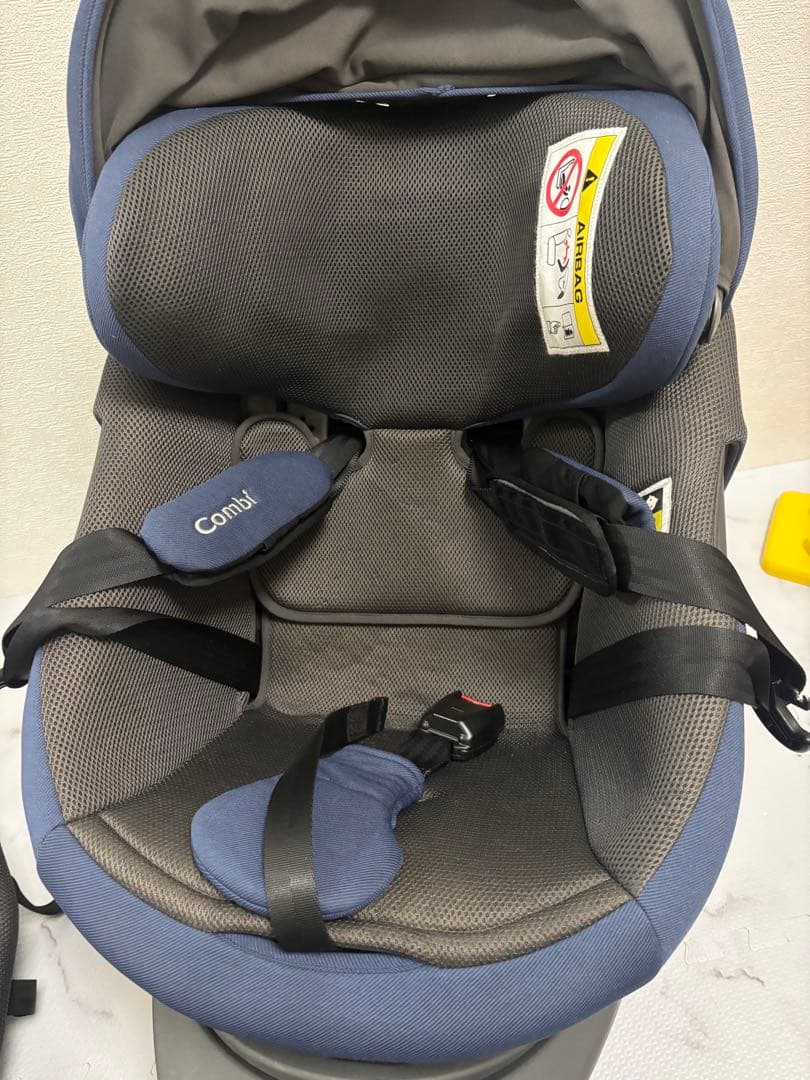 美品　コンビ　THE S ISOFIX　エッグショック　回転式　紺色