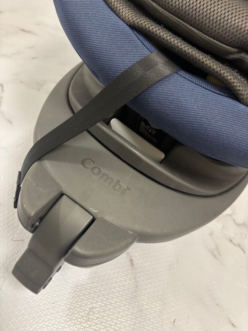 美品　コンビ　THE S ISOFIX　エッグショック　回転式　紺色