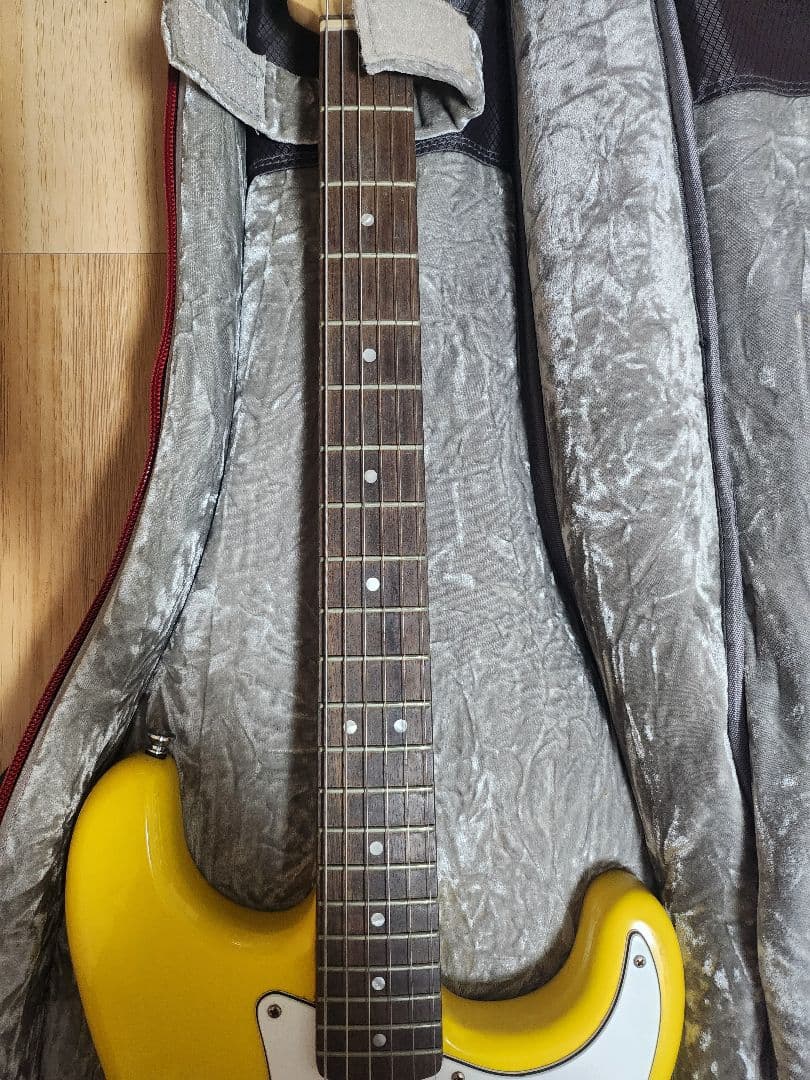 Squier by Fenderストラトキャスター ケース付