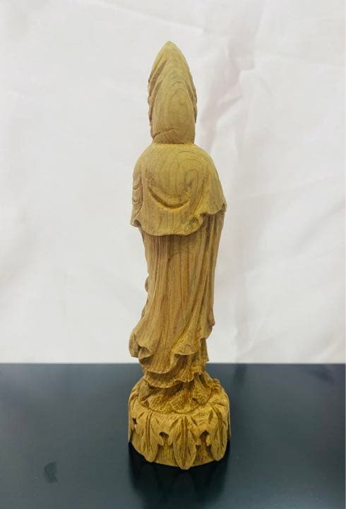 屋久杉一木彫　観音菩薩像